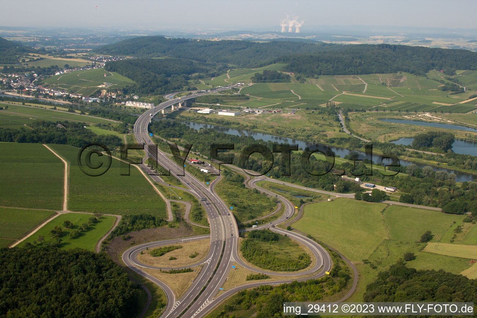 Vue aérienne de Schengen dans le département Greiwemacher, Luxembourg