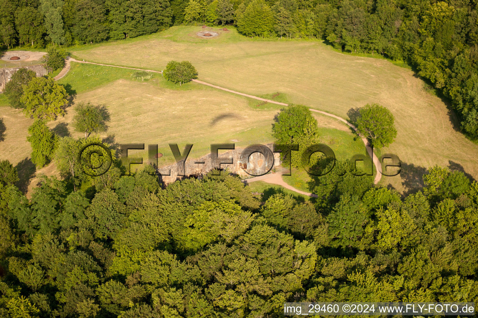 Vue aérienne de Fort Ligne Maginot à Budling dans le département Moselle, France