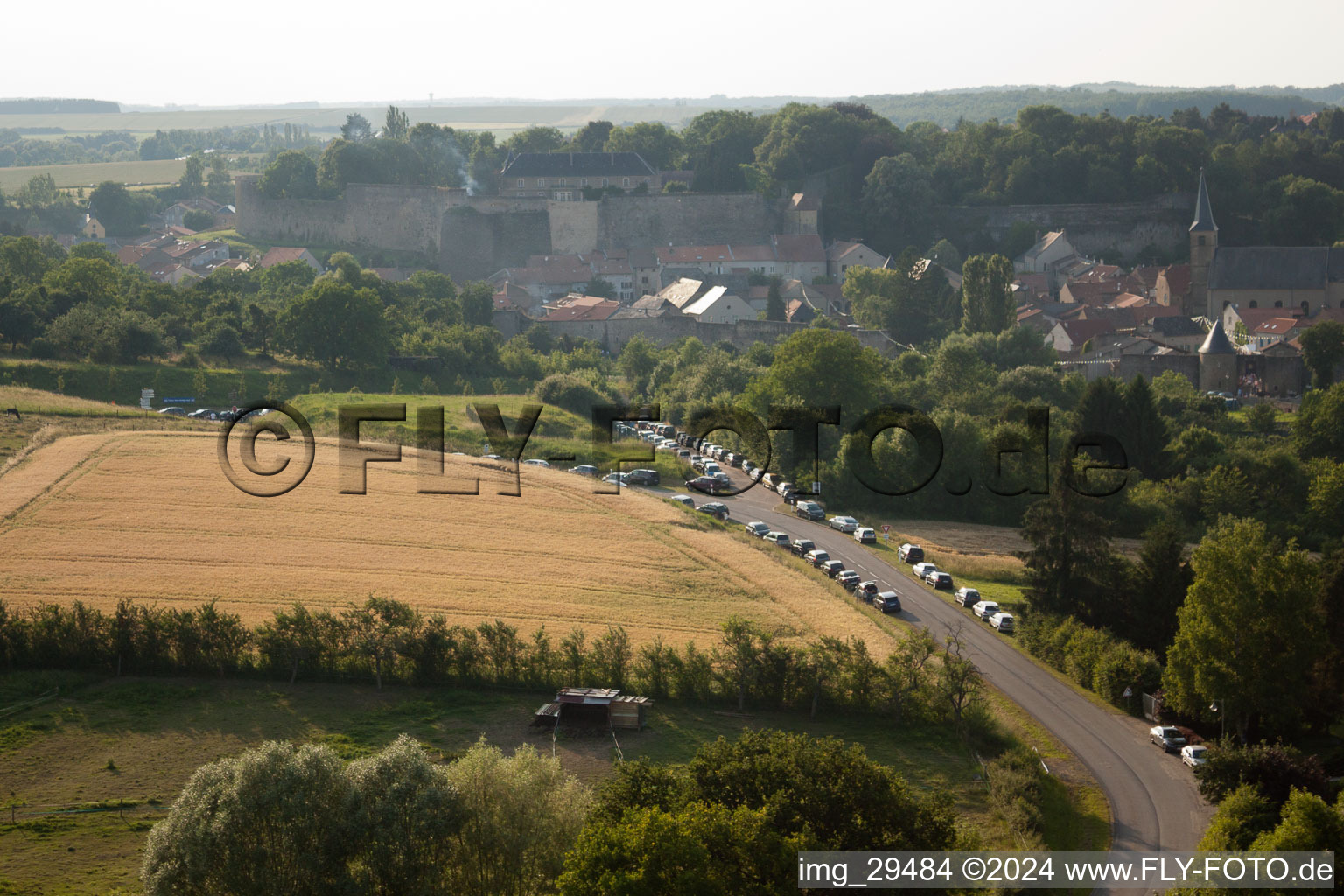 Vue aérienne de Rodemack dans le département Moselle, France