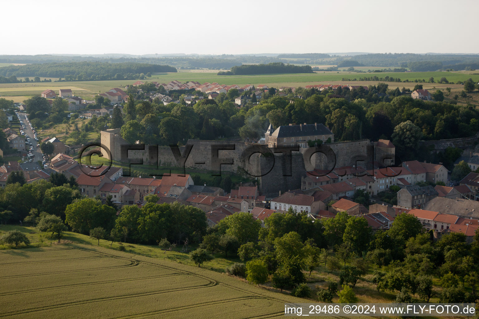 Photographie aérienne de Rodemack dans le département Moselle, France