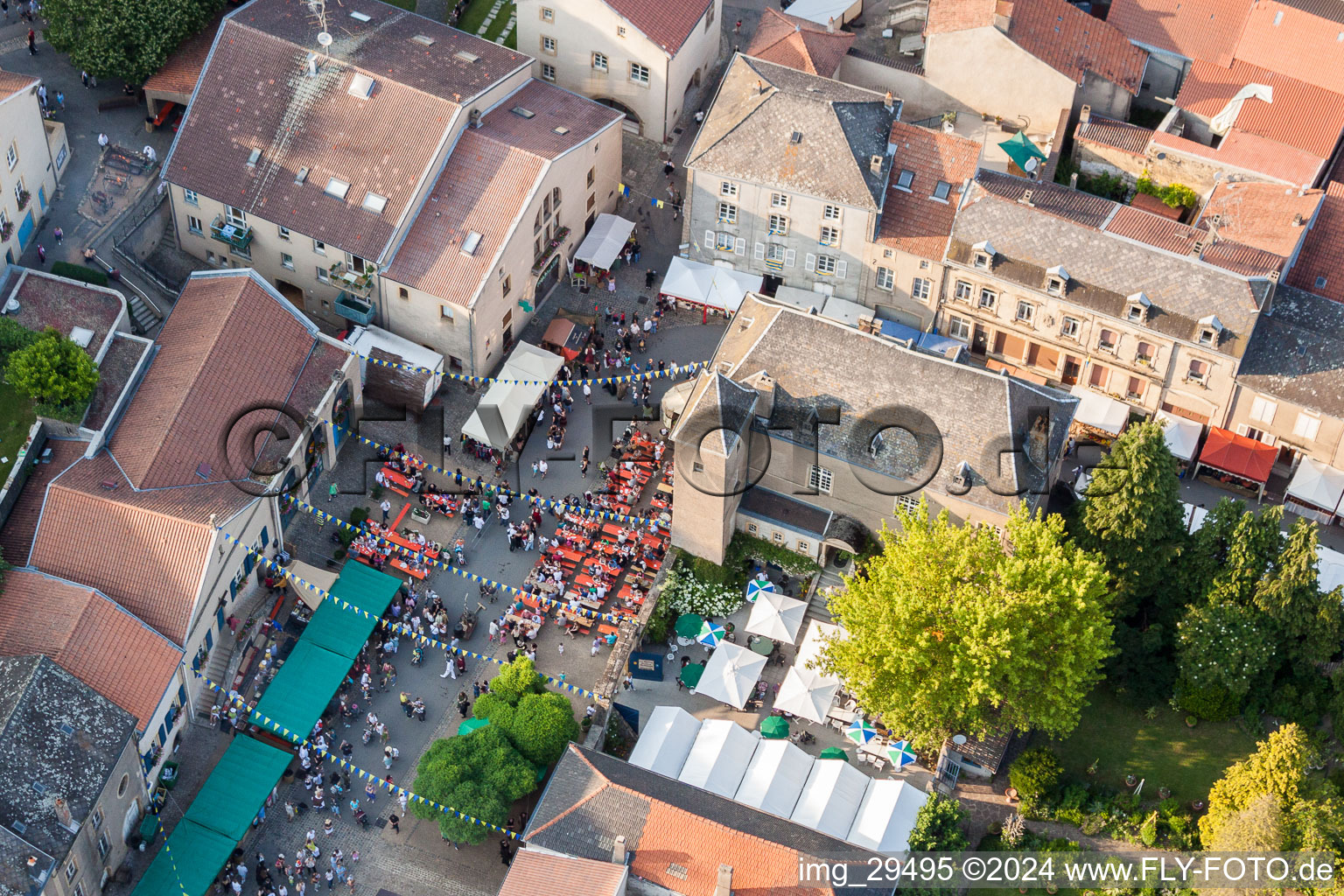 Photographie aérienne de Marché médiéval à Rodemack dans le département Moselle, France