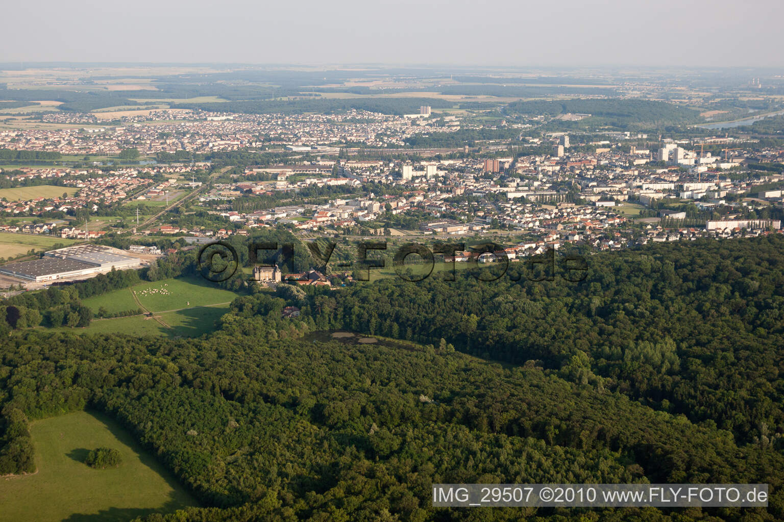 Vue aérienne de Thionville dans le département Moselle, France