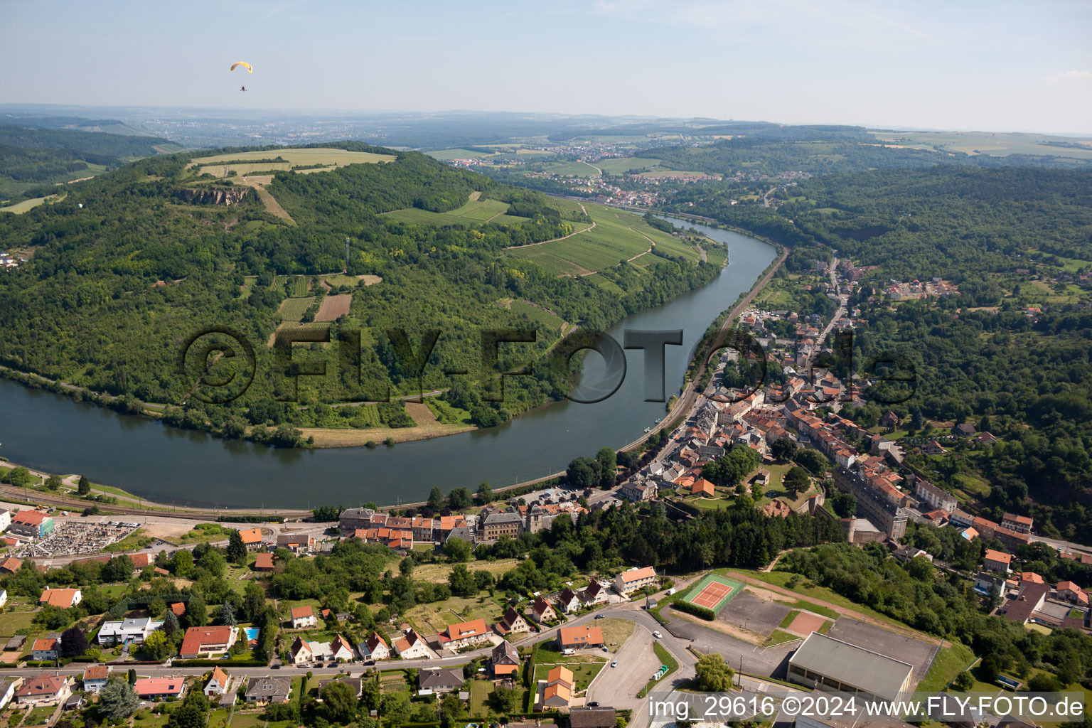 Vue aérienne de Sierck-les-Bains dans le département Moselle, France