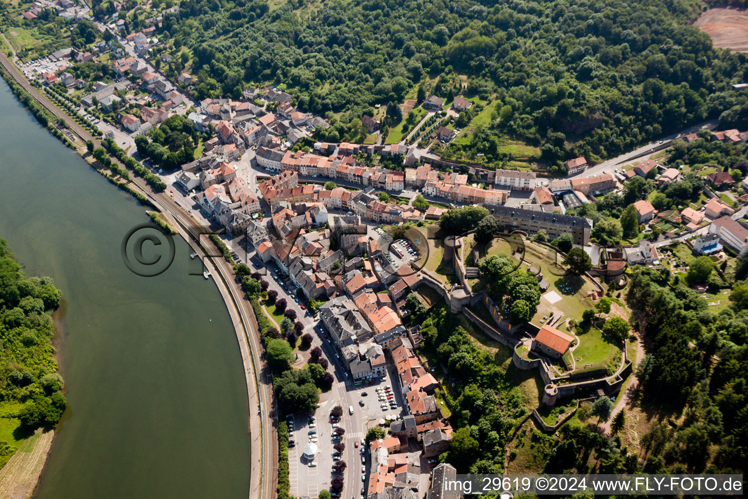 Photographie aérienne de Sierck-les-Bains dans le département Moselle, France