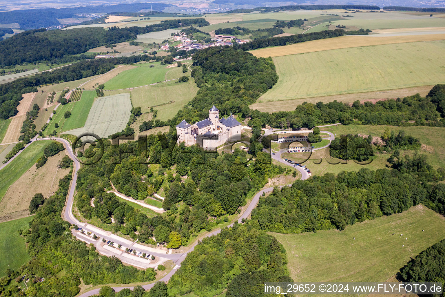 Photographie aérienne de Ensemble châteaux du château de Malbrouck à Manderen dans le département Moselle, France