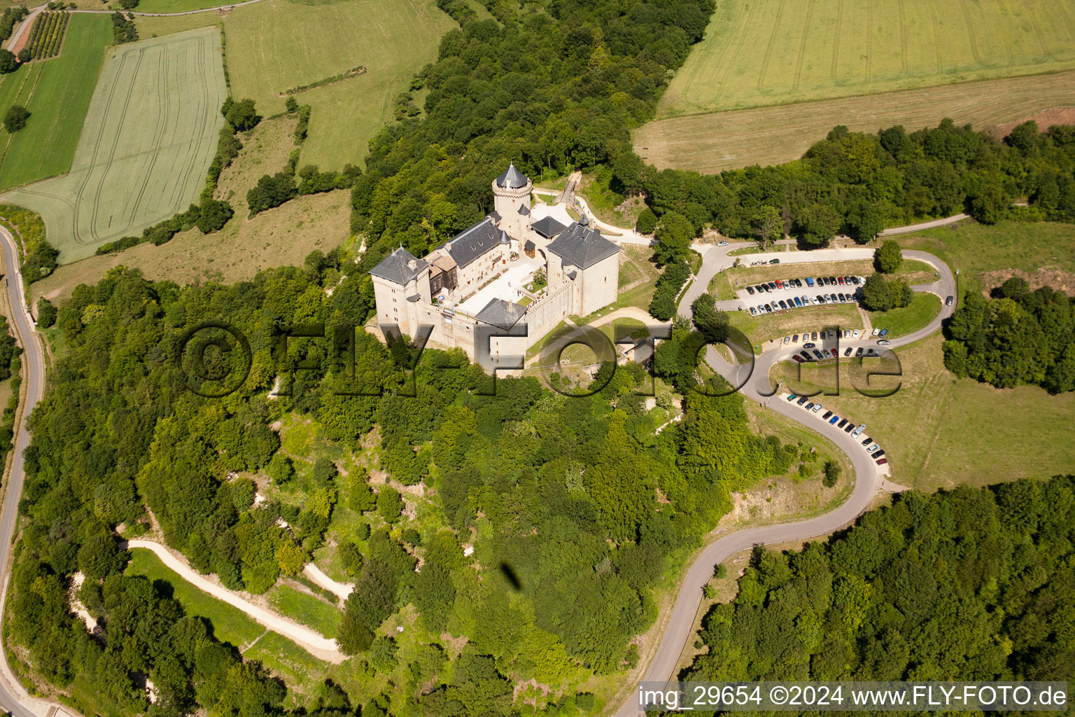 Château Mensberg à Manderen dans le département Moselle, France d'en haut