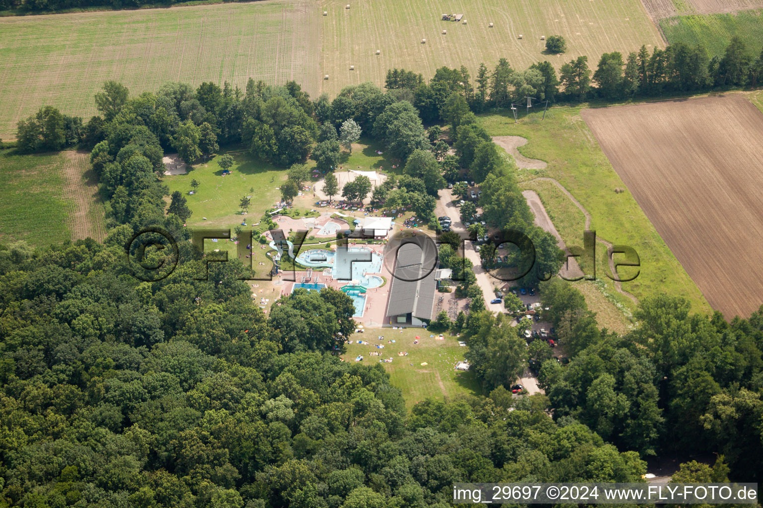 Photographie aérienne de Piscine forestière à Kandel dans le département Rhénanie-Palatinat, Allemagne