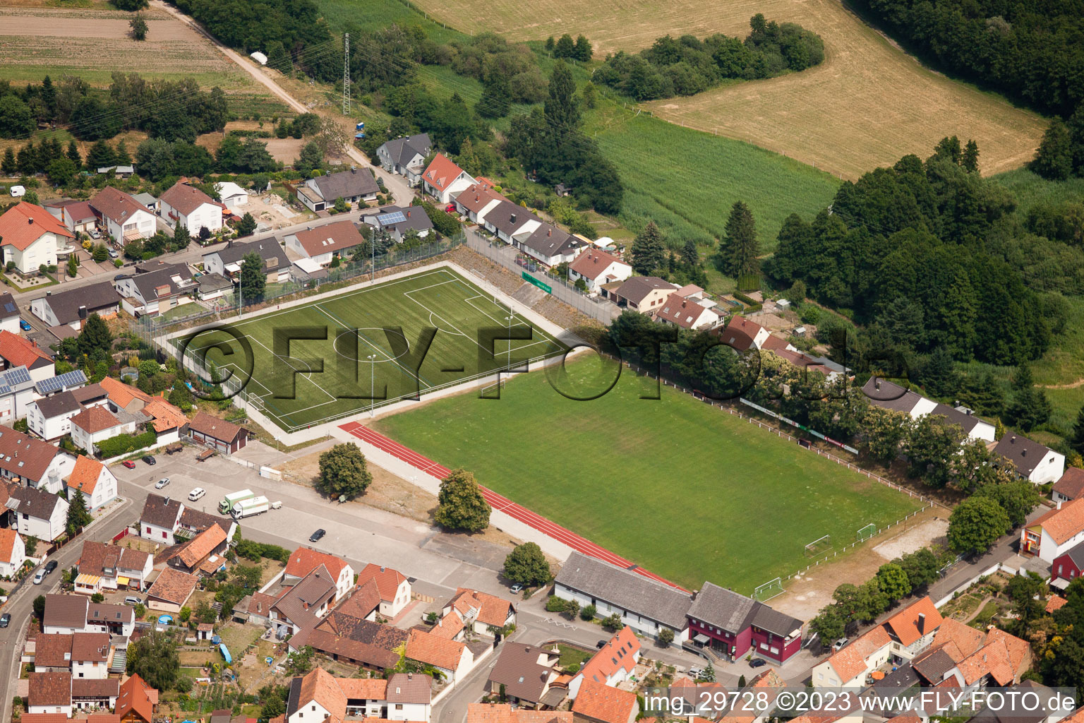 Vue aérienne de Terrain de football à Jockgrim dans le département Rhénanie-Palatinat, Allemagne