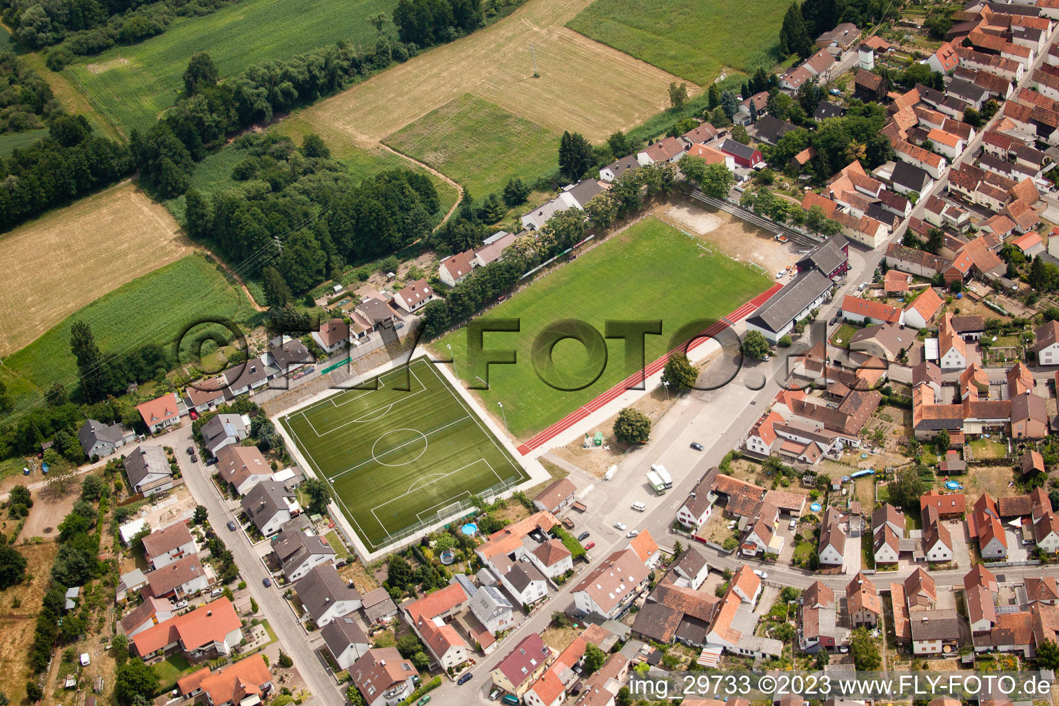 Vue aérienne de Terrain de football à Jockgrim dans le département Rhénanie-Palatinat, Allemagne