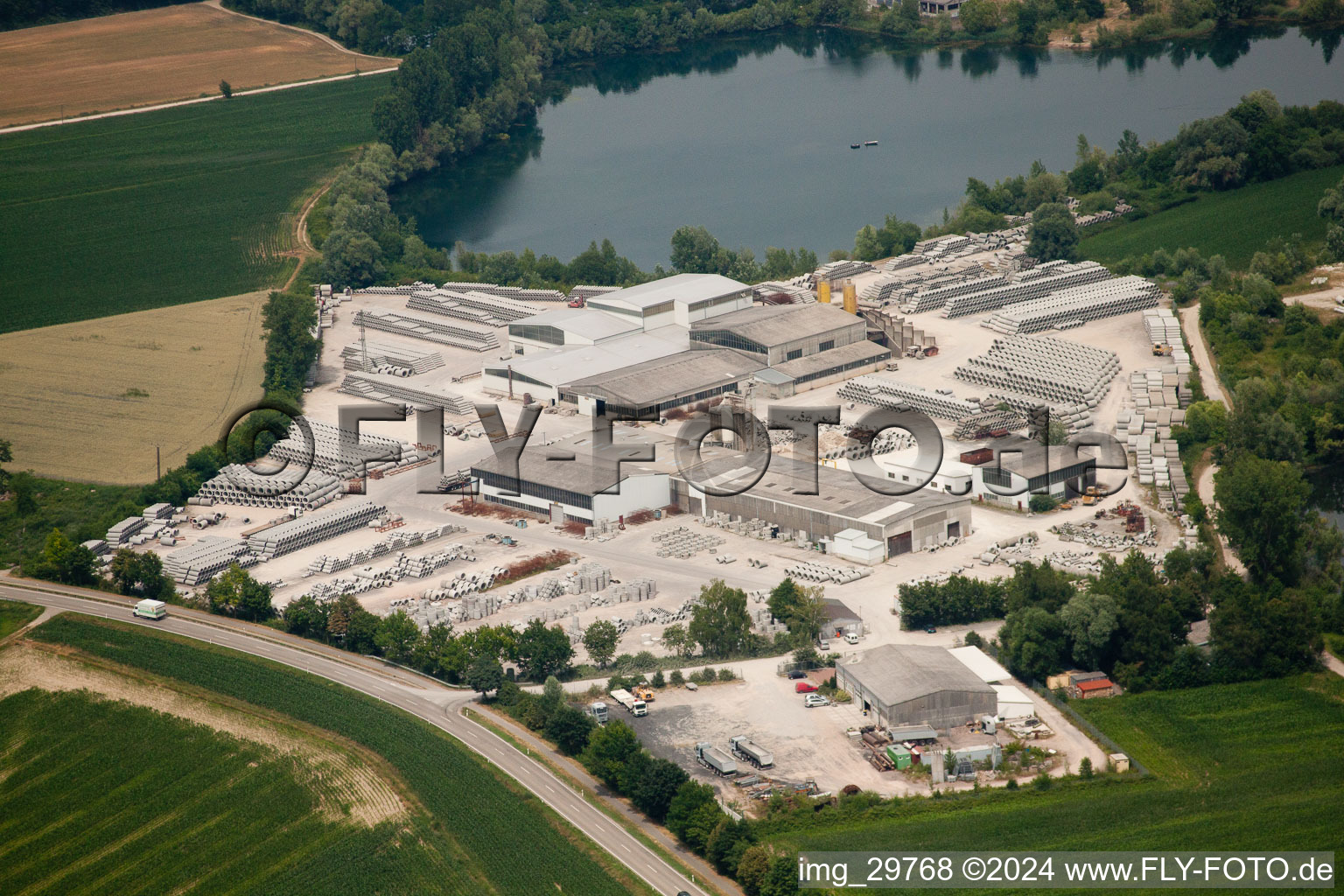 Vue aérienne de Tuyauterie en béton à Neupotz dans le département Rhénanie-Palatinat, Allemagne