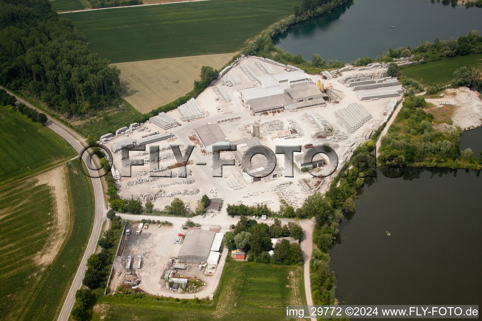 Vue aérienne de Tuyauterie en béton à Neupotz dans le département Rhénanie-Palatinat, Allemagne