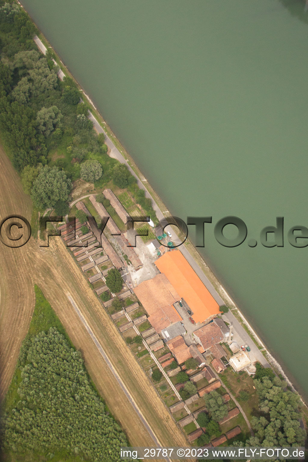 Vue aérienne de Vieille briqueterie à le quartier Sondernheim in Germersheim dans le département Rhénanie-Palatinat, Allemagne