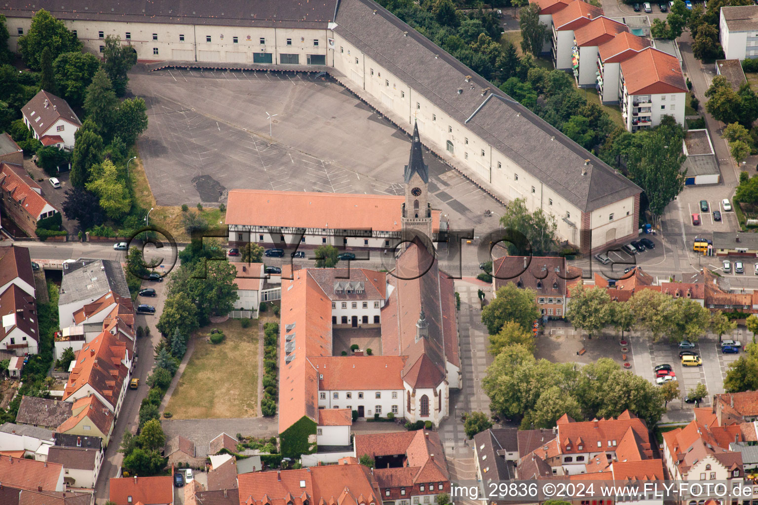 Germersheim dans le département Rhénanie-Palatinat, Allemagne depuis l'avion