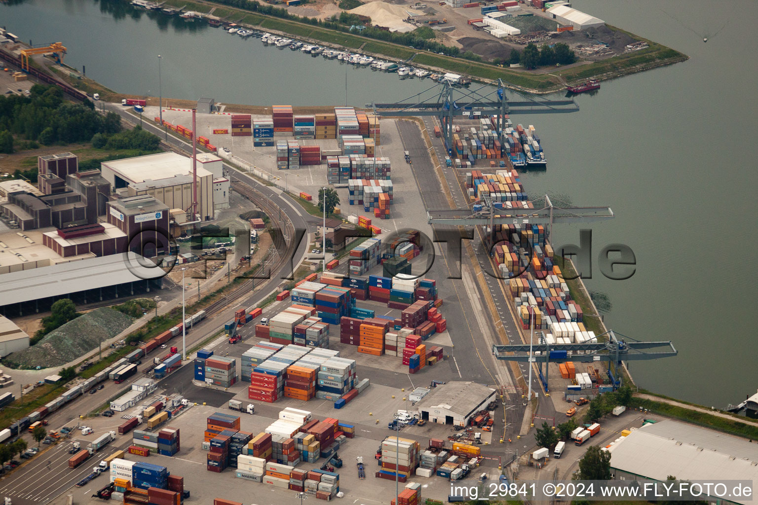 Port à Germersheim dans le département Rhénanie-Palatinat, Allemagne d'en haut