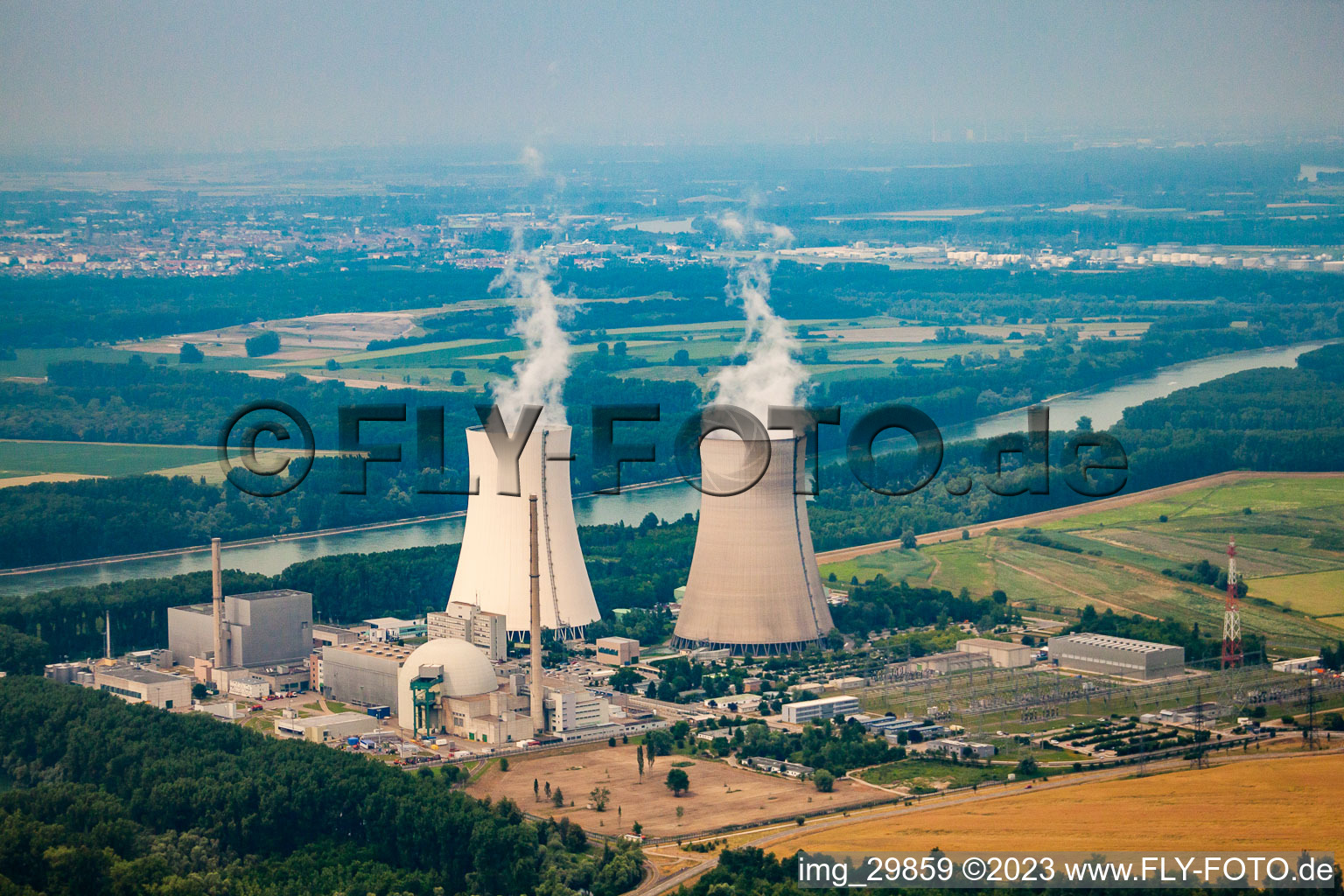 Vue aérienne de Centrale nucléaire du sud-est à Philippsburg dans le département Bade-Wurtemberg, Allemagne