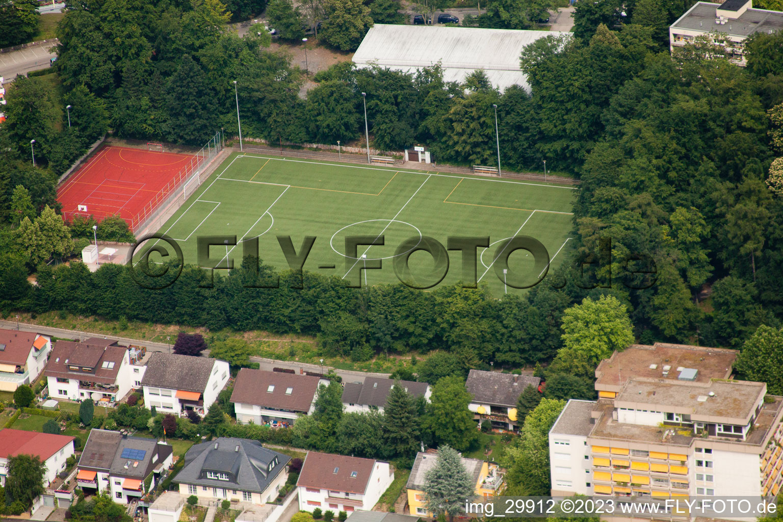 Vue aérienne de HD-Boxberg, terrains de sport à le quartier Boxberg in Heidelberg dans le département Bade-Wurtemberg, Allemagne