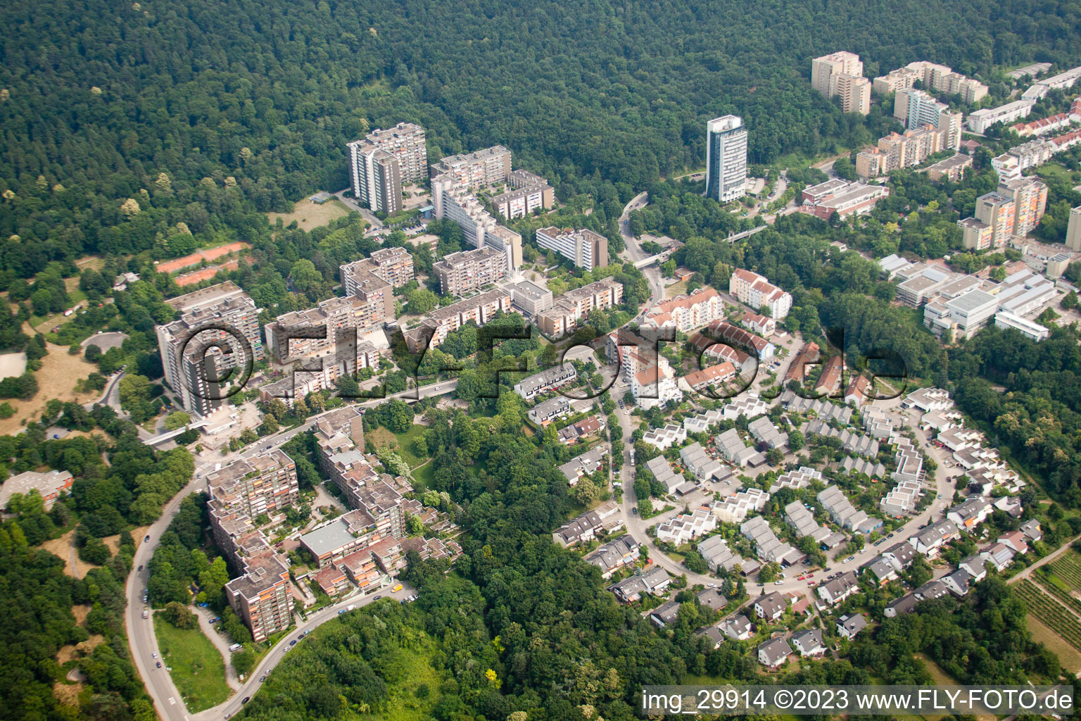 Image drone de HD-Emmertsgrund à le quartier Emmertsgrund in Heidelberg dans le département Bade-Wurtemberg, Allemagne