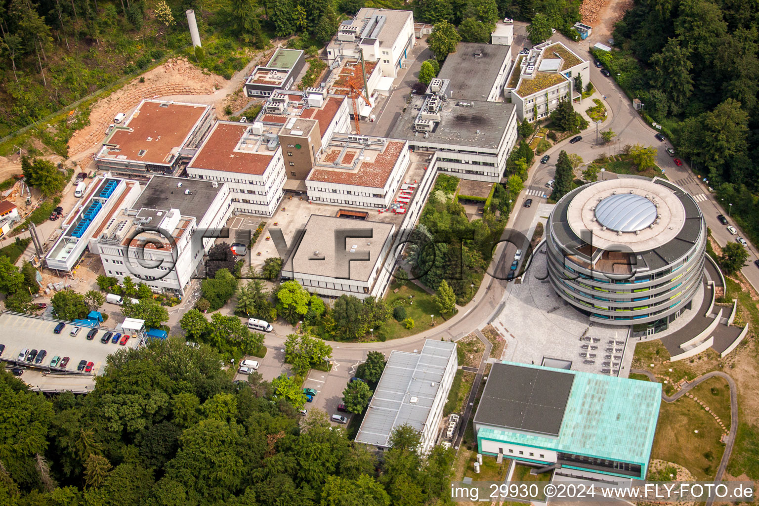 Photographie aérienne de Bâtiment de recherche et complexe de bureaux du Centre européen de recherche en biologie moléculaire EMBL Heidelberg-Bierhelderhof à le quartier Rohrbach in Heidelberg dans le département Bade-Wurtemberg, Allemagne