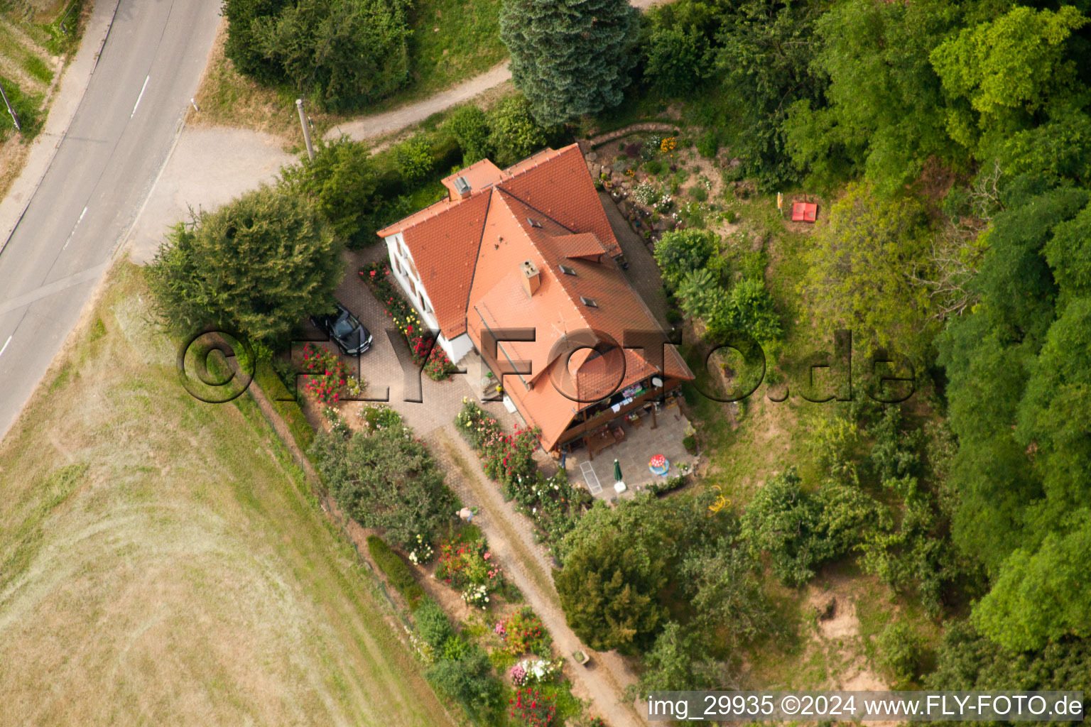 Vue aérienne de Bierhelderhof Gutsschänke à le quartier Königstuhl in Heidelberg dans le département Bade-Wurtemberg, Allemagne