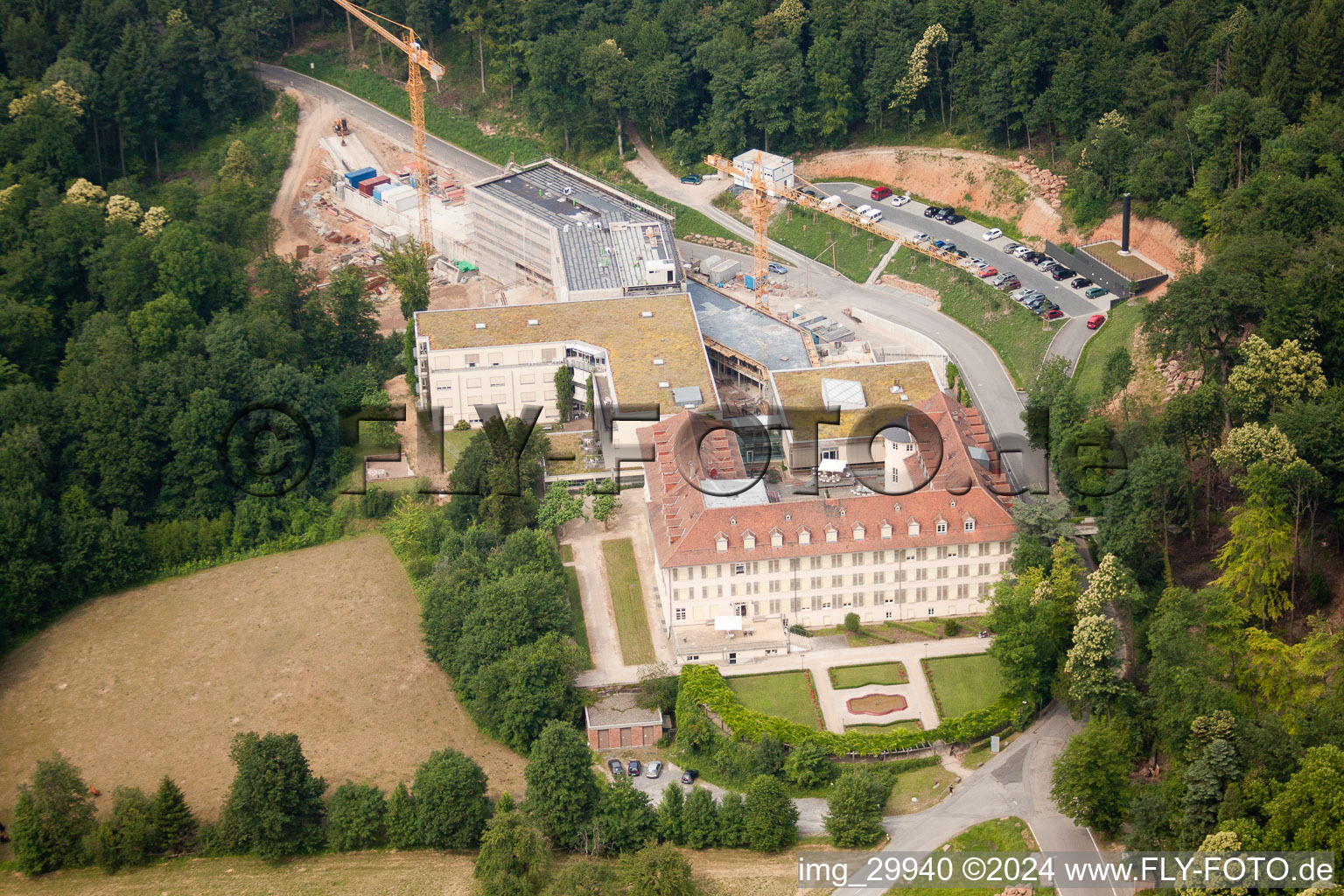 Vue aérienne de Terrain de la clinique du centre de rééducation de la Clinique de rééducation Kliniken Schmieder (Speyerer Hof) à le quartier Königstuhl in Heidelberg dans le département Bade-Wurtemberg, Allemagne