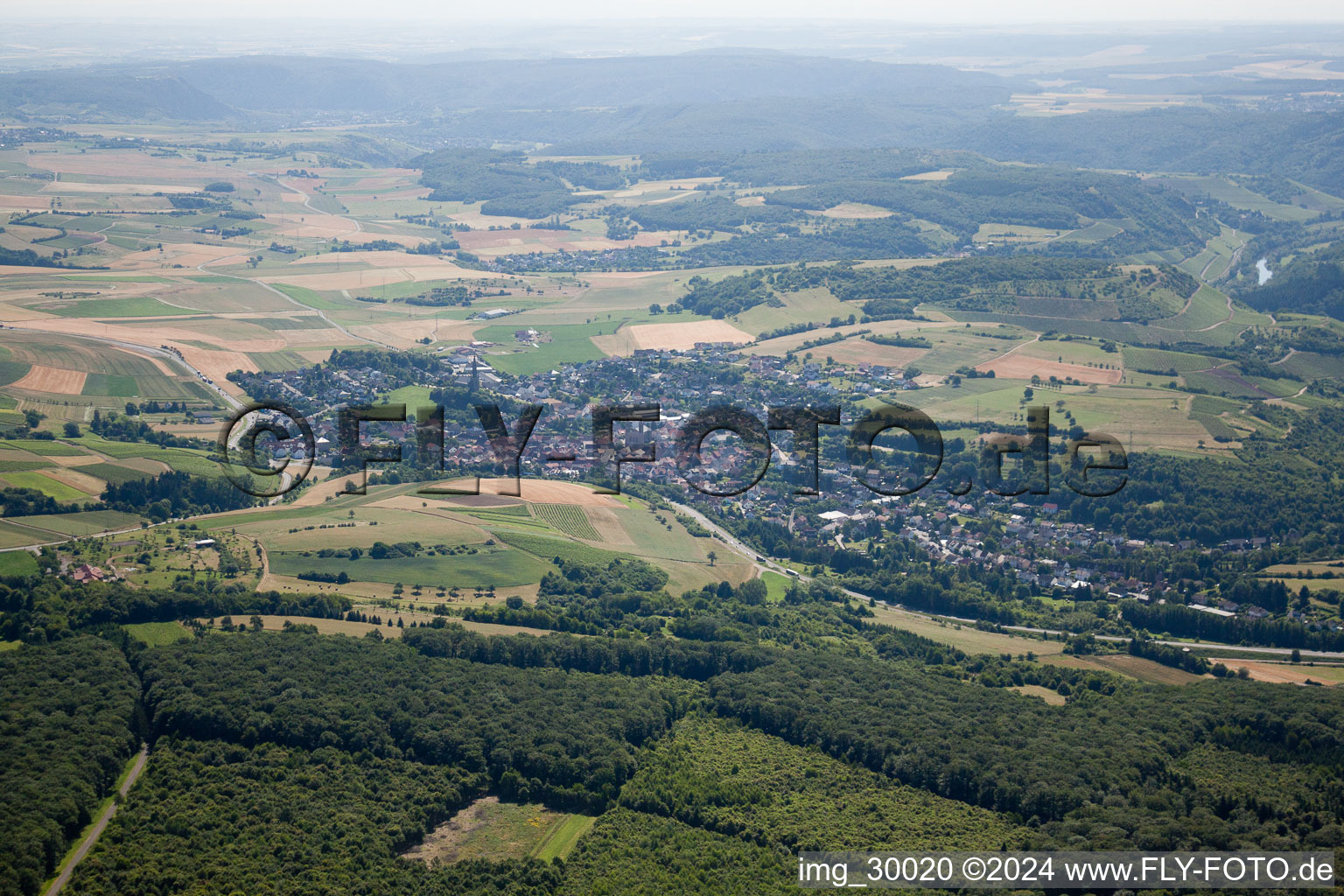 Vue aérienne de Waldböckelheim à Bockenau dans le département Rhénanie-Palatinat, Allemagne