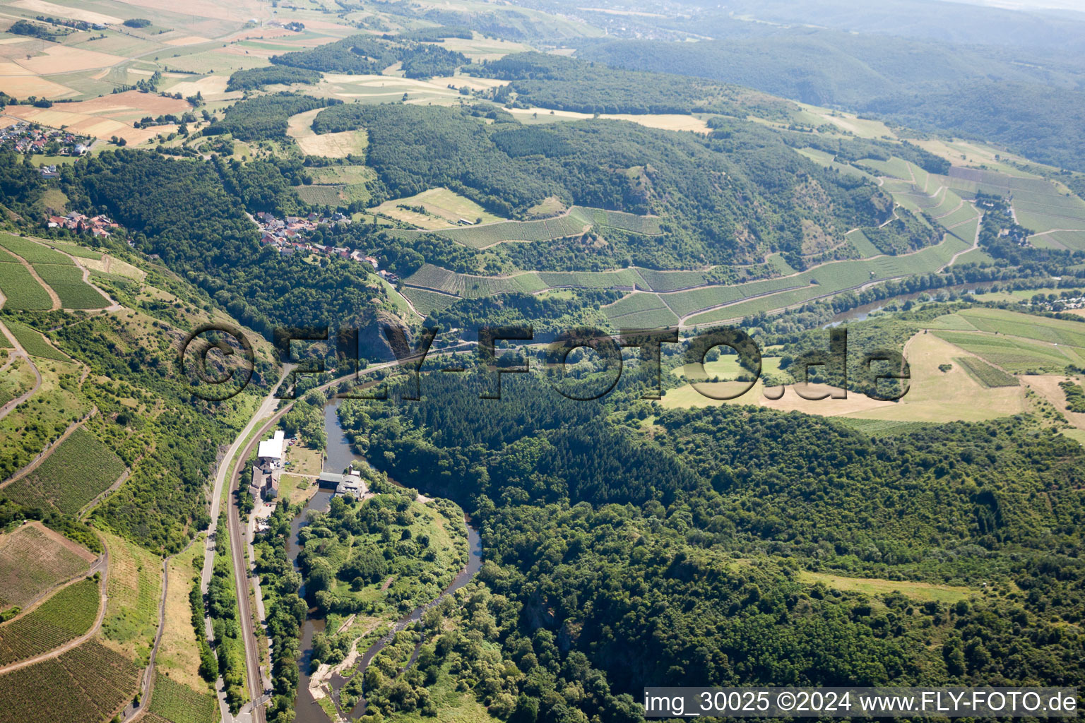 Vue aérienne de Schloßböckelheim dans le département Rhénanie-Palatinat, Allemagne