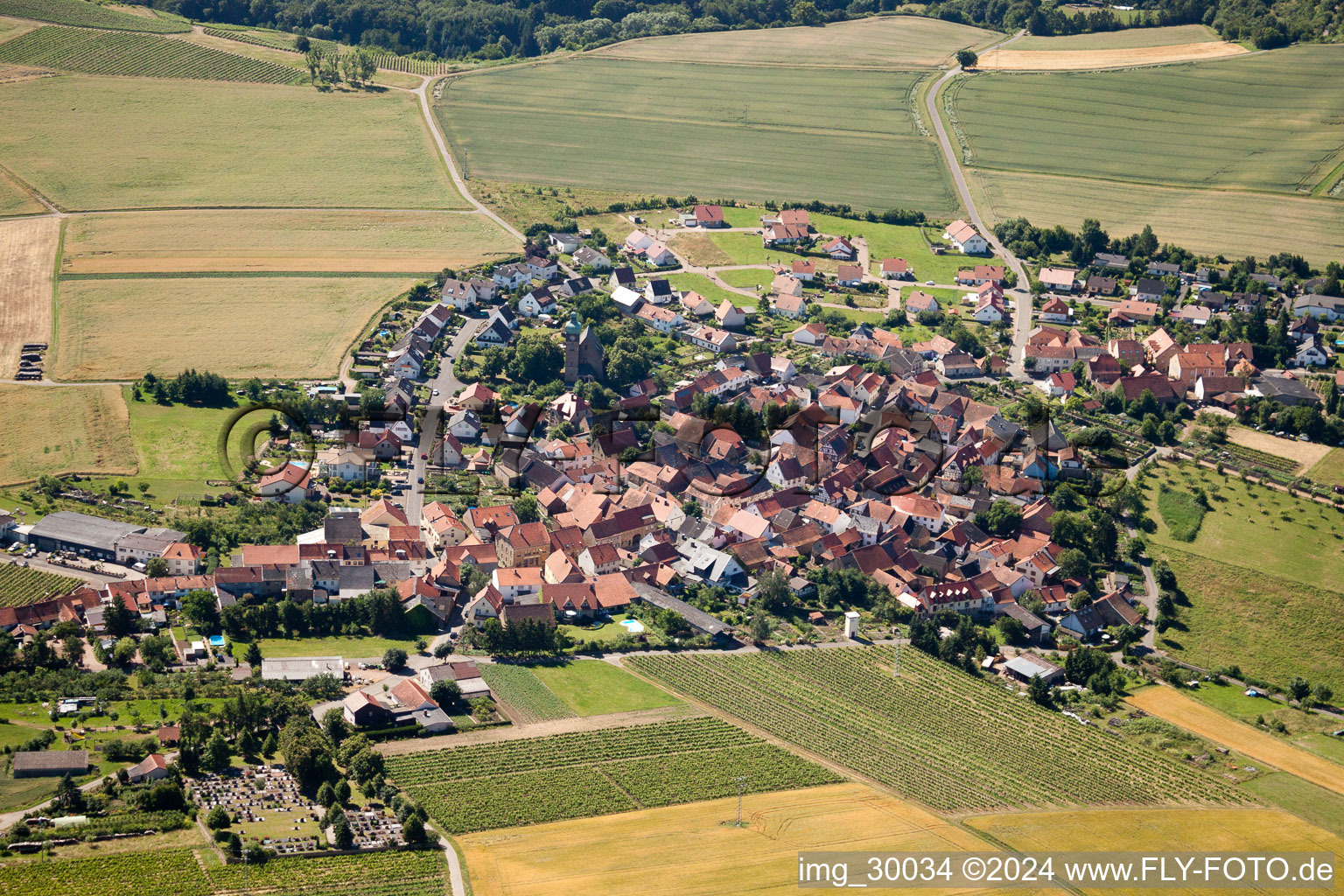 Vue aérienne de Vue sur le village à Duchroth dans le département Rhénanie-Palatinat, Allemagne