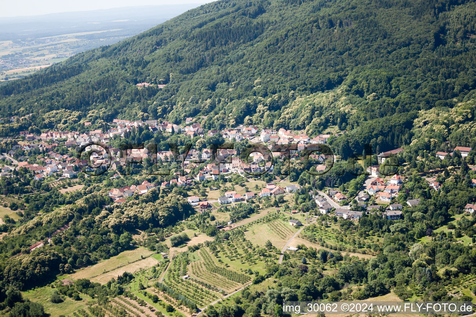 Sur le Donnersberg à Dannenfels dans le département Rhénanie-Palatinat, Allemagne d'en haut