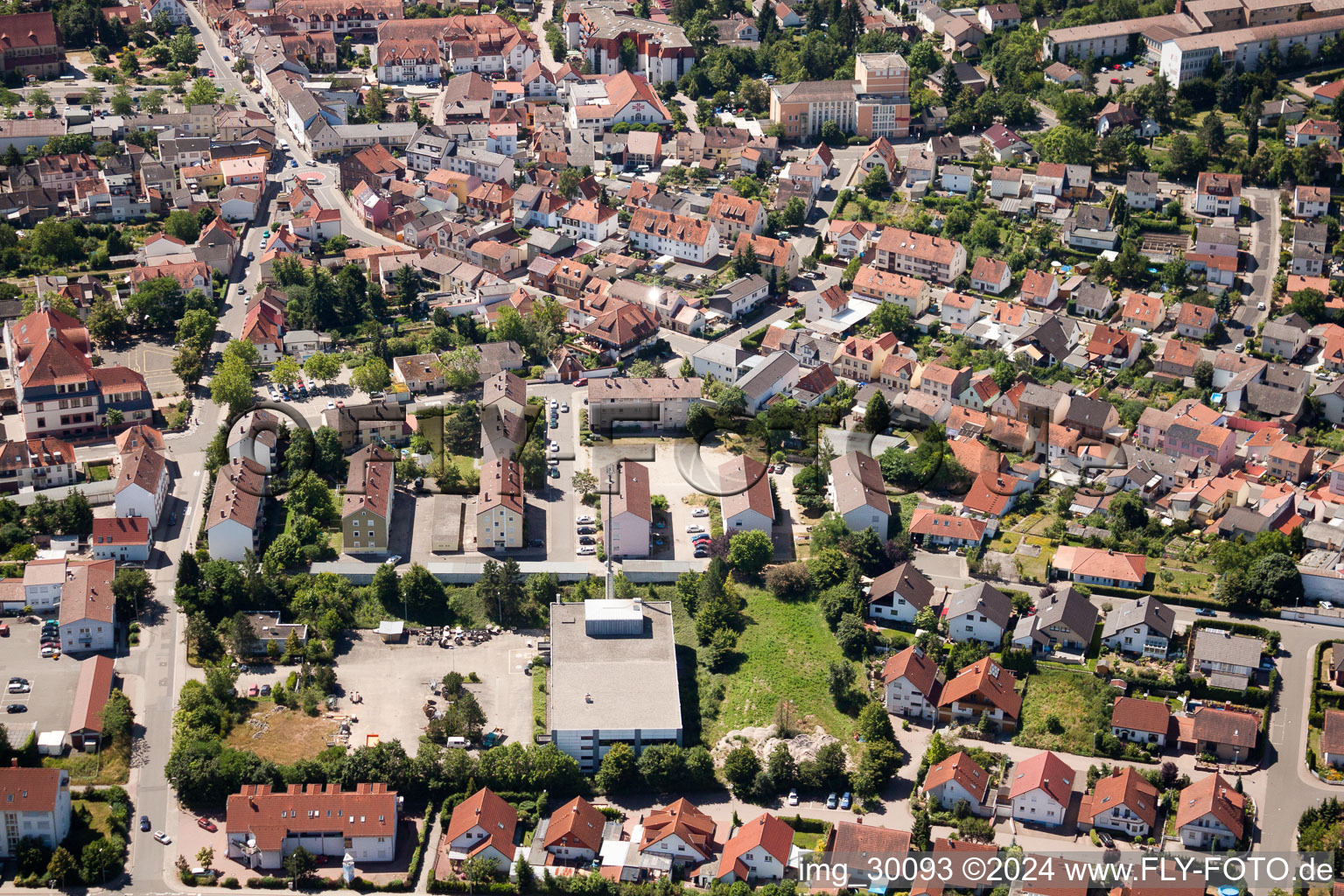 Vue oblique de Eisenberg dans le département Rhénanie-Palatinat, Allemagne