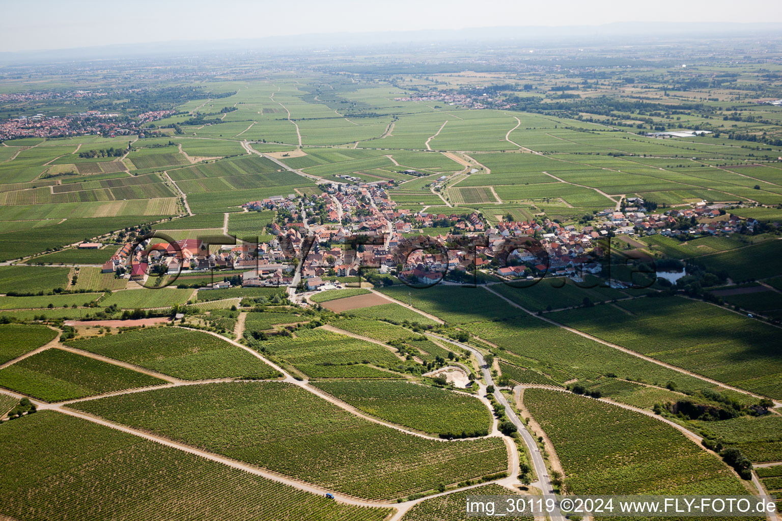 Vue oblique de Kallstadt dans le département Rhénanie-Palatinat, Allemagne