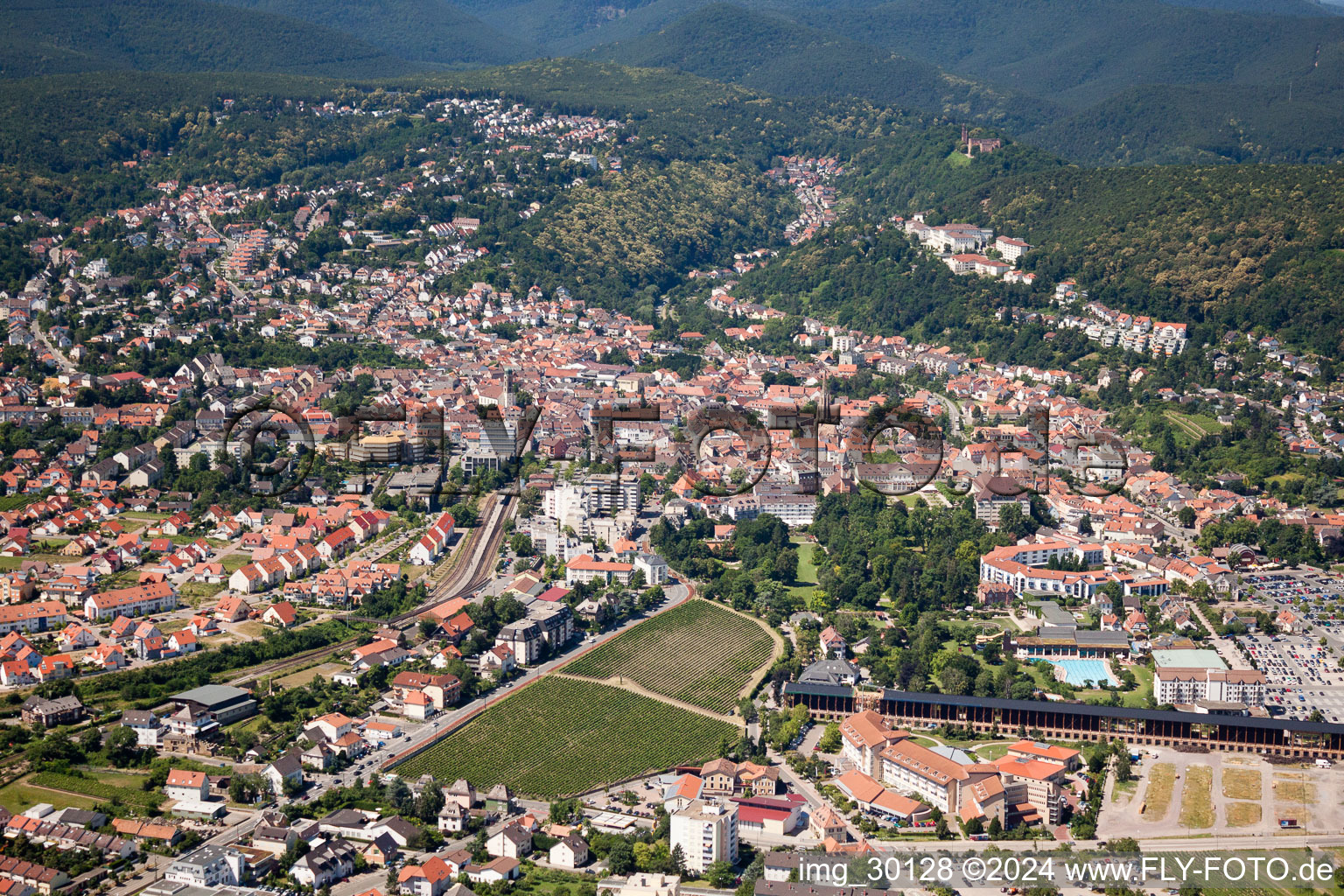 Vue oblique de Bad Dürkheim dans le département Rhénanie-Palatinat, Allemagne