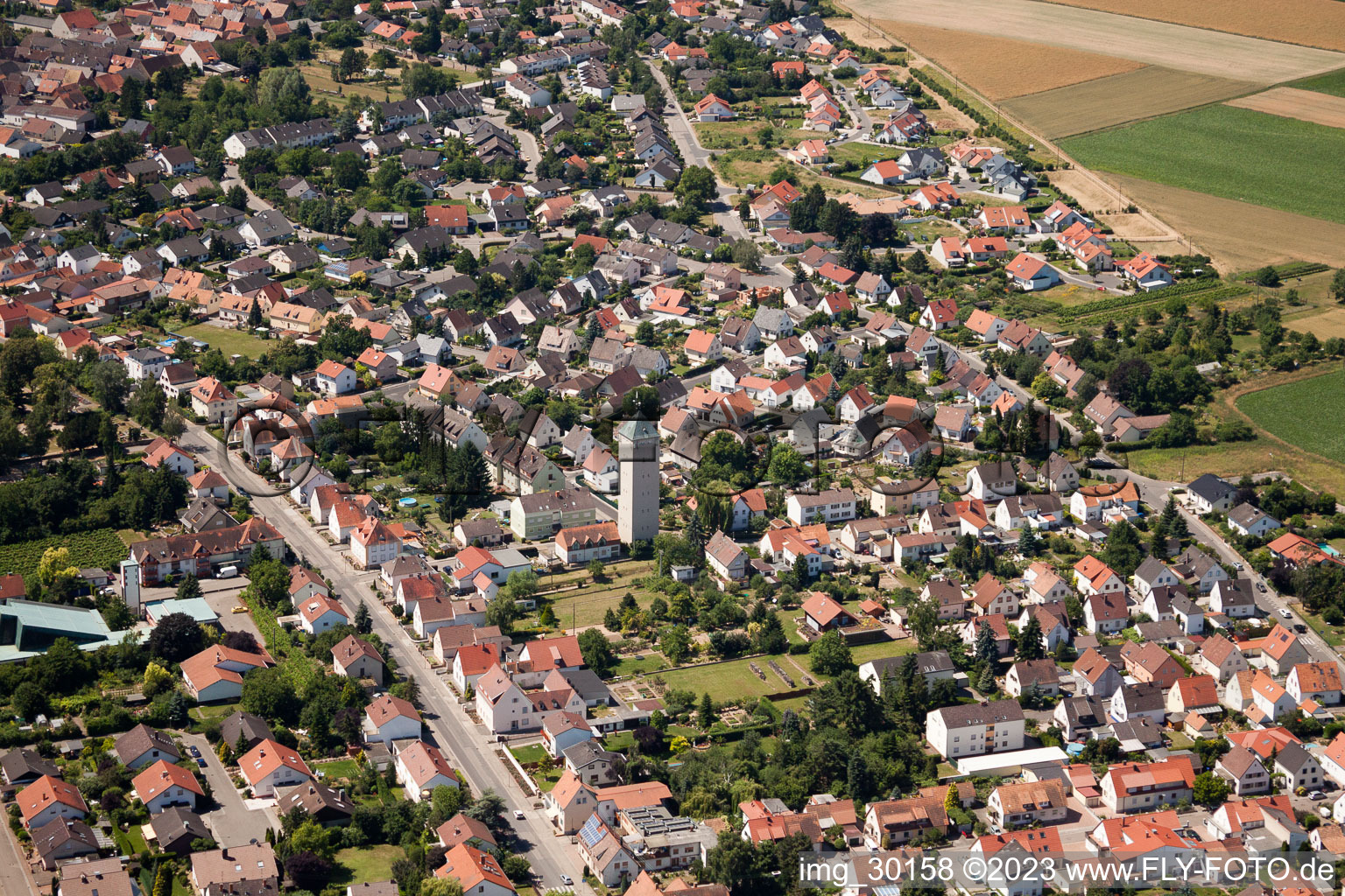 Vue aérienne de Château d'eau à le quartier Lachen in Neustadt an der Weinstraße dans le département Rhénanie-Palatinat, Allemagne
