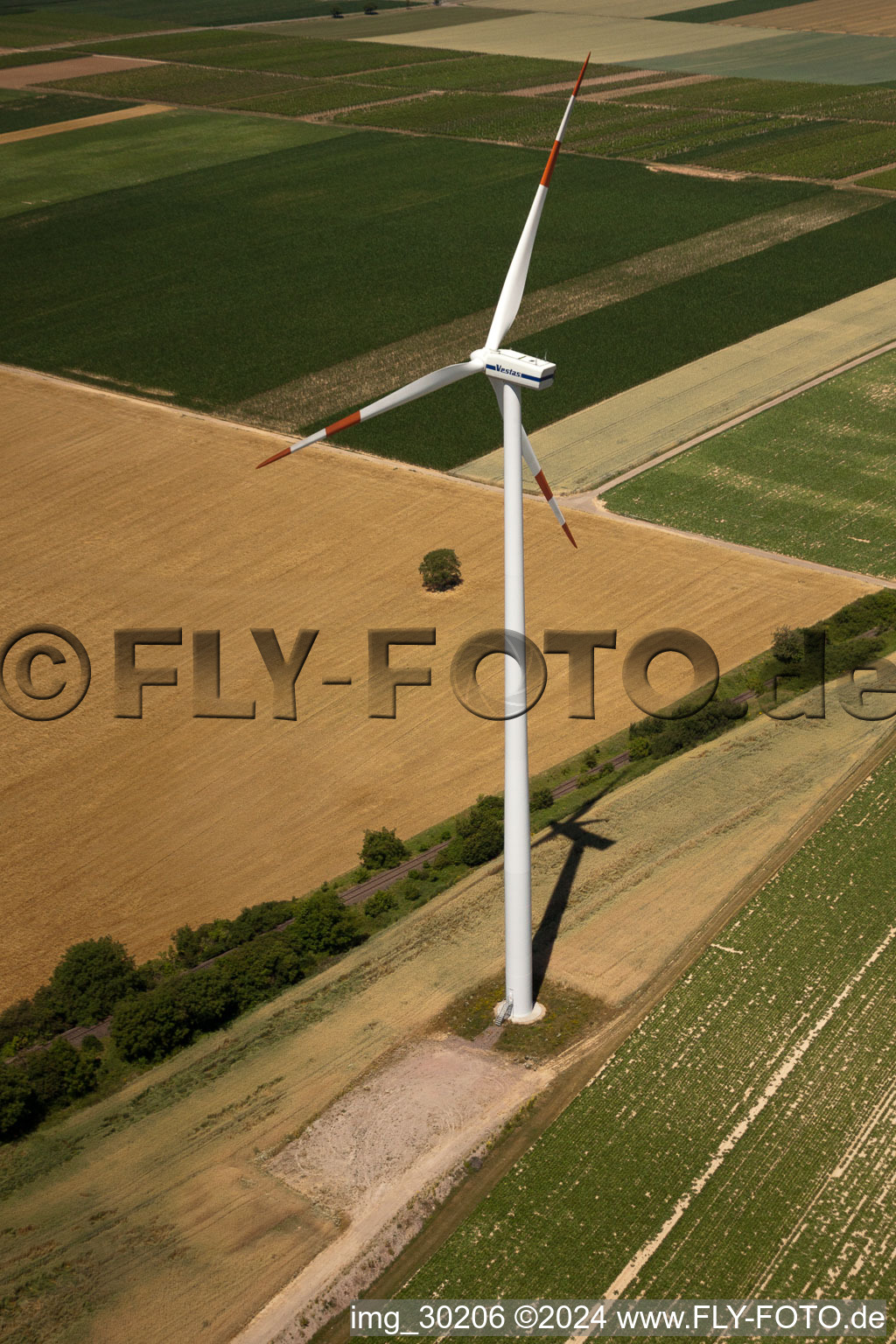 Vue aérienne de Éoliennes à Offenbach an der Queich dans le département Rhénanie-Palatinat, Allemagne