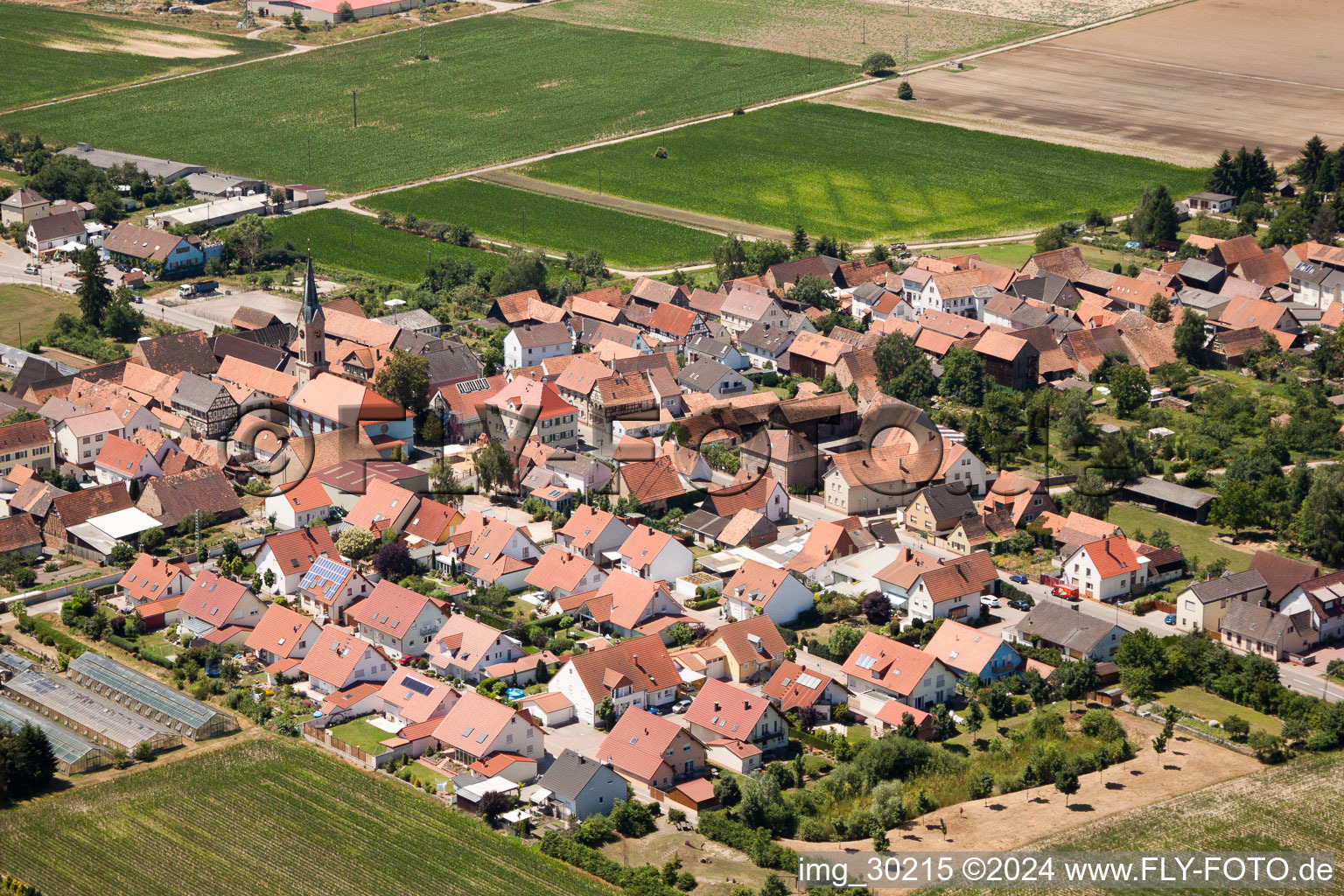 Enregistrement par drone de Erlenbach bei Kandel dans le département Rhénanie-Palatinat, Allemagne