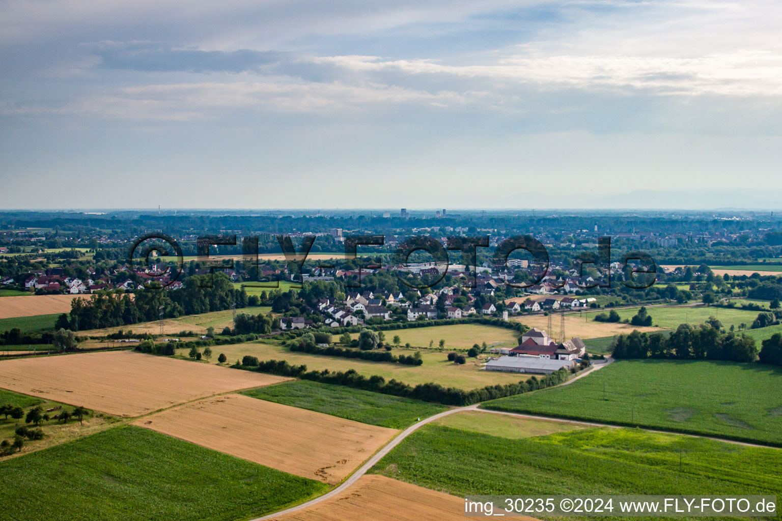 Vue aérienne de Quartier Neumühl in Kehl dans le département Bade-Wurtemberg, Allemagne