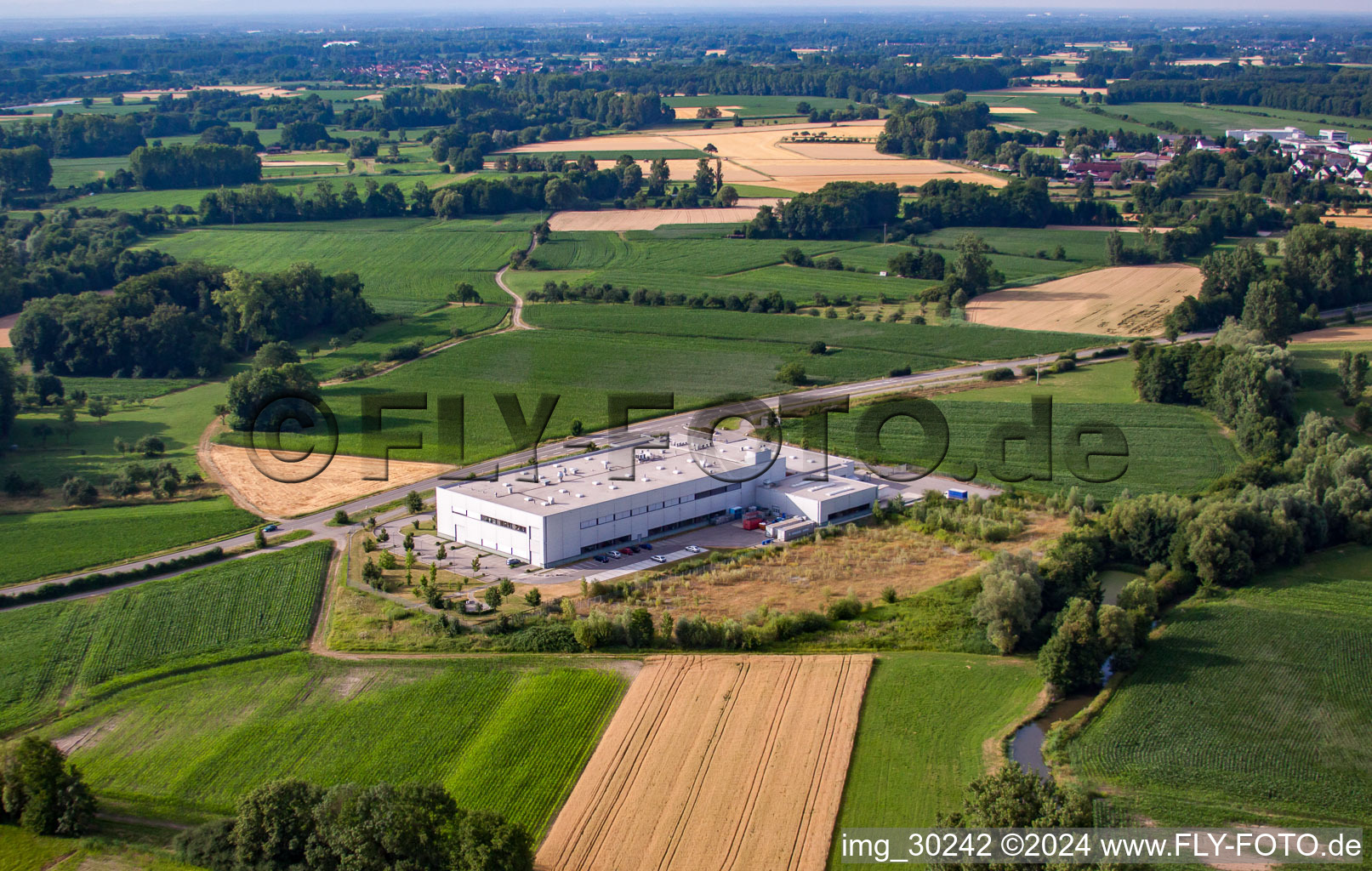 Vue aérienne de ADA Cosmetics International GmbH à le quartier Bodersweier in Kehl dans le département Bade-Wurtemberg, Allemagne