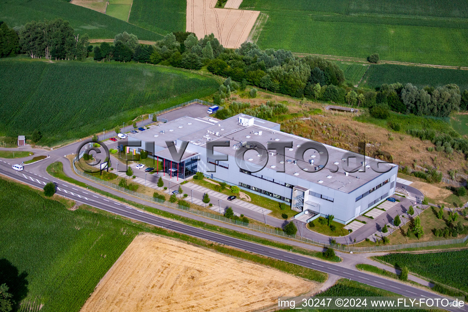 Vue oblique de ADA Cosmetics International GmbH à le quartier Bodersweier in Kehl dans le département Bade-Wurtemberg, Allemagne