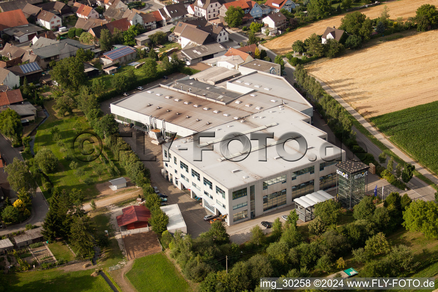 Vue aérienne de Nussbaum Automotive Lifts GmbH à le quartier Bodersweier in Kehl dans le département Bade-Wurtemberg, Allemagne