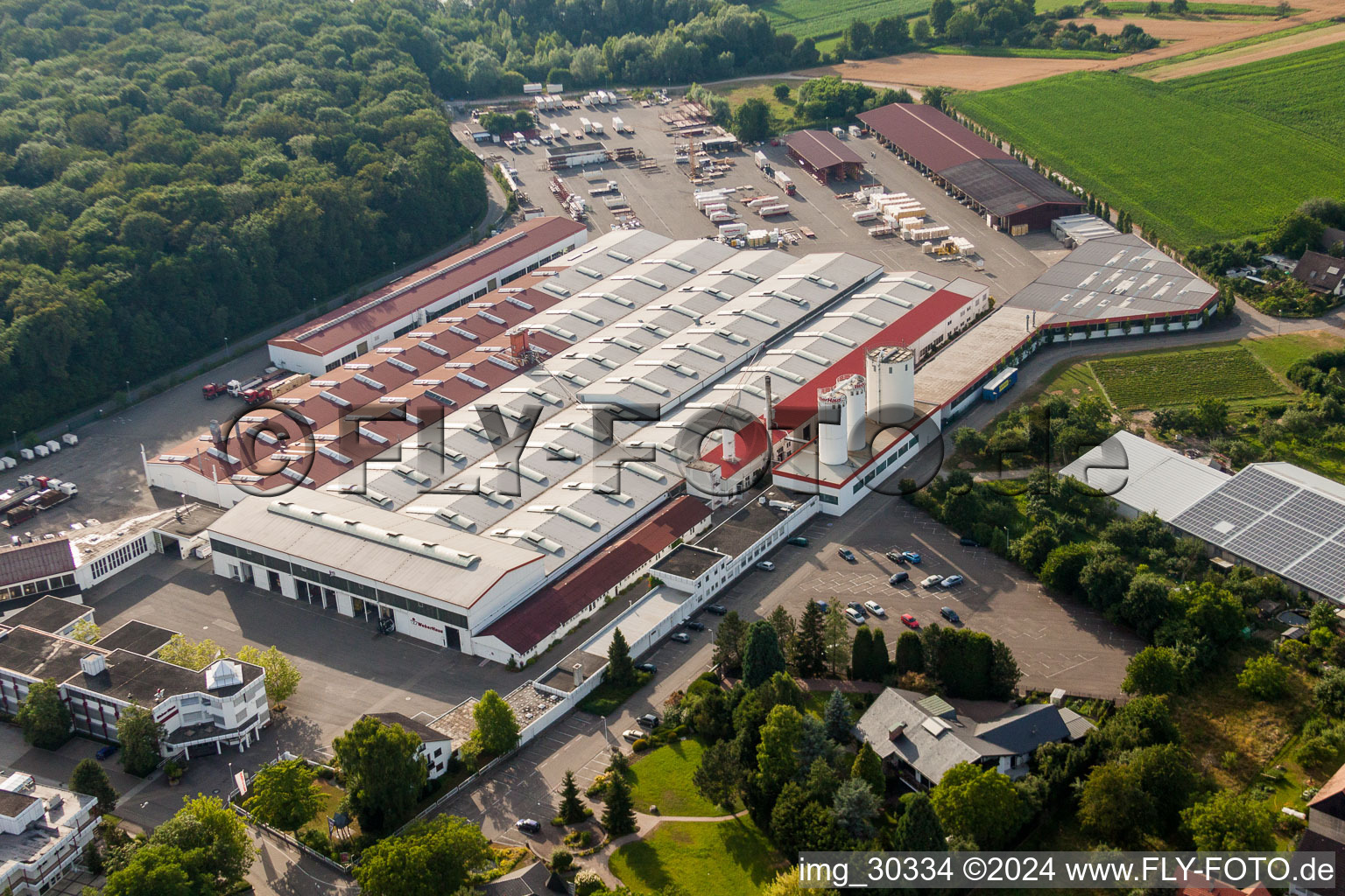 Site de l'usine WeberHaus GmbH & Co. KG à le quartier Linx in Rheinau dans le département Bade-Wurtemberg, Allemagne hors des airs