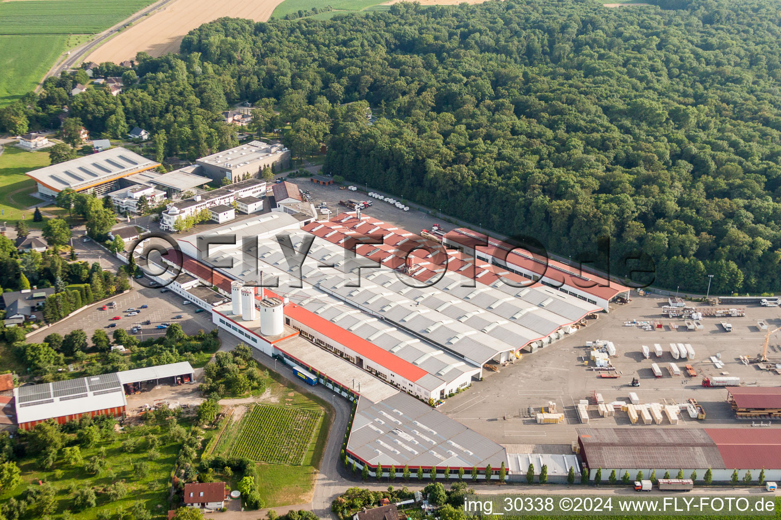 Site de l'usine WeberHaus GmbH & Co. KG à le quartier Linx in Rheinau dans le département Bade-Wurtemberg, Allemagne vue d'en haut