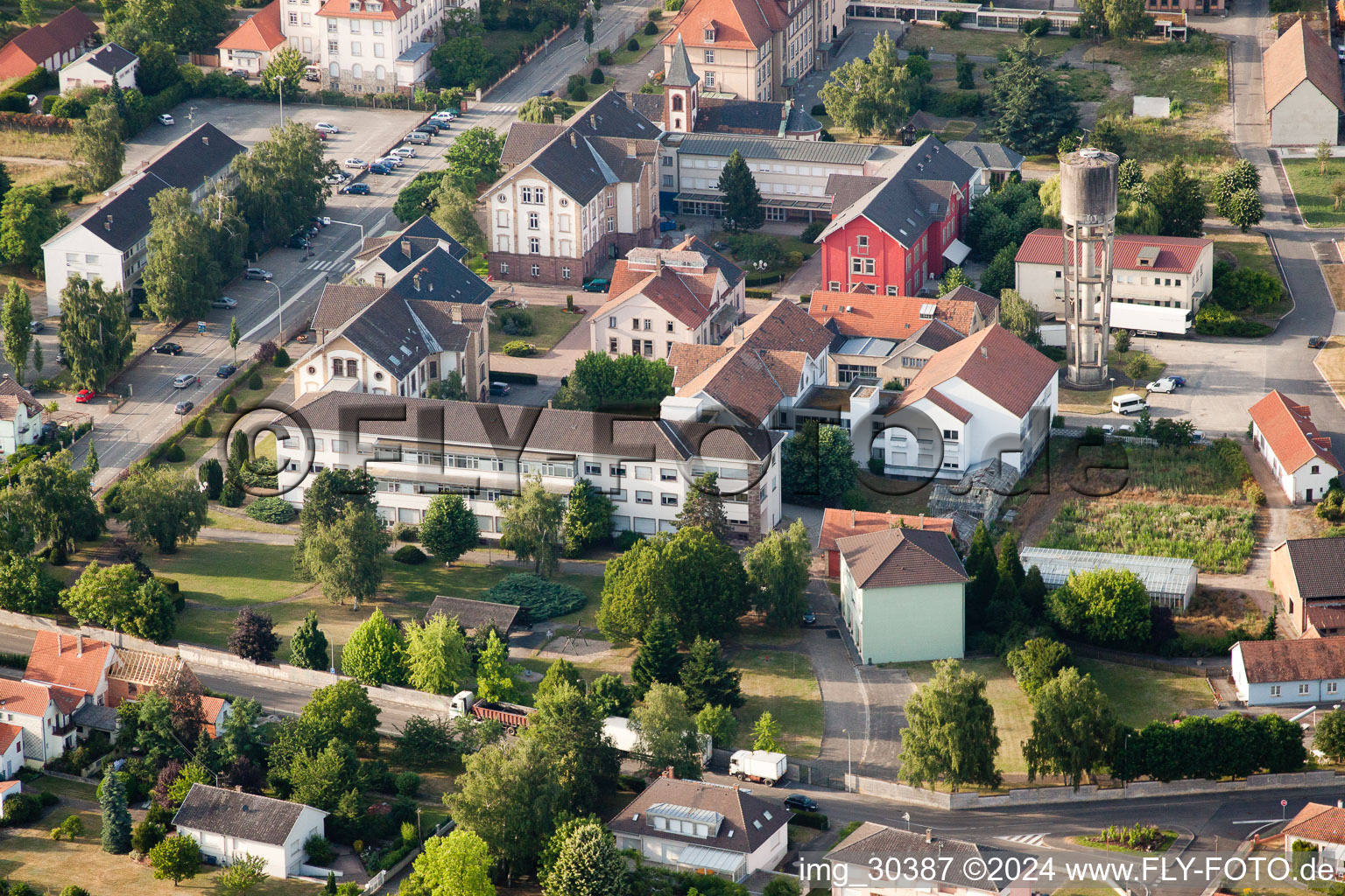 Bischwiller dans le département Bas Rhin, France vu d'un drone