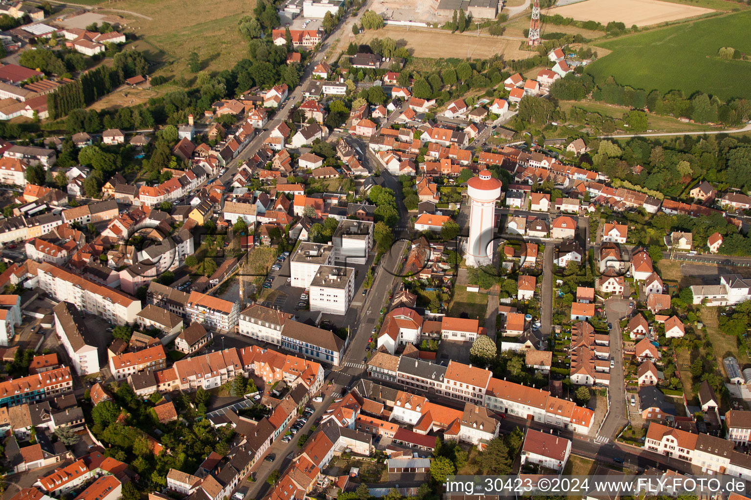 Bischwiller dans le département Bas Rhin, France depuis l'avion