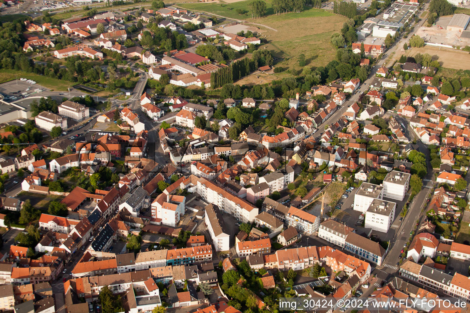 Vue d'oiseau de Bischwiller dans le département Bas Rhin, France