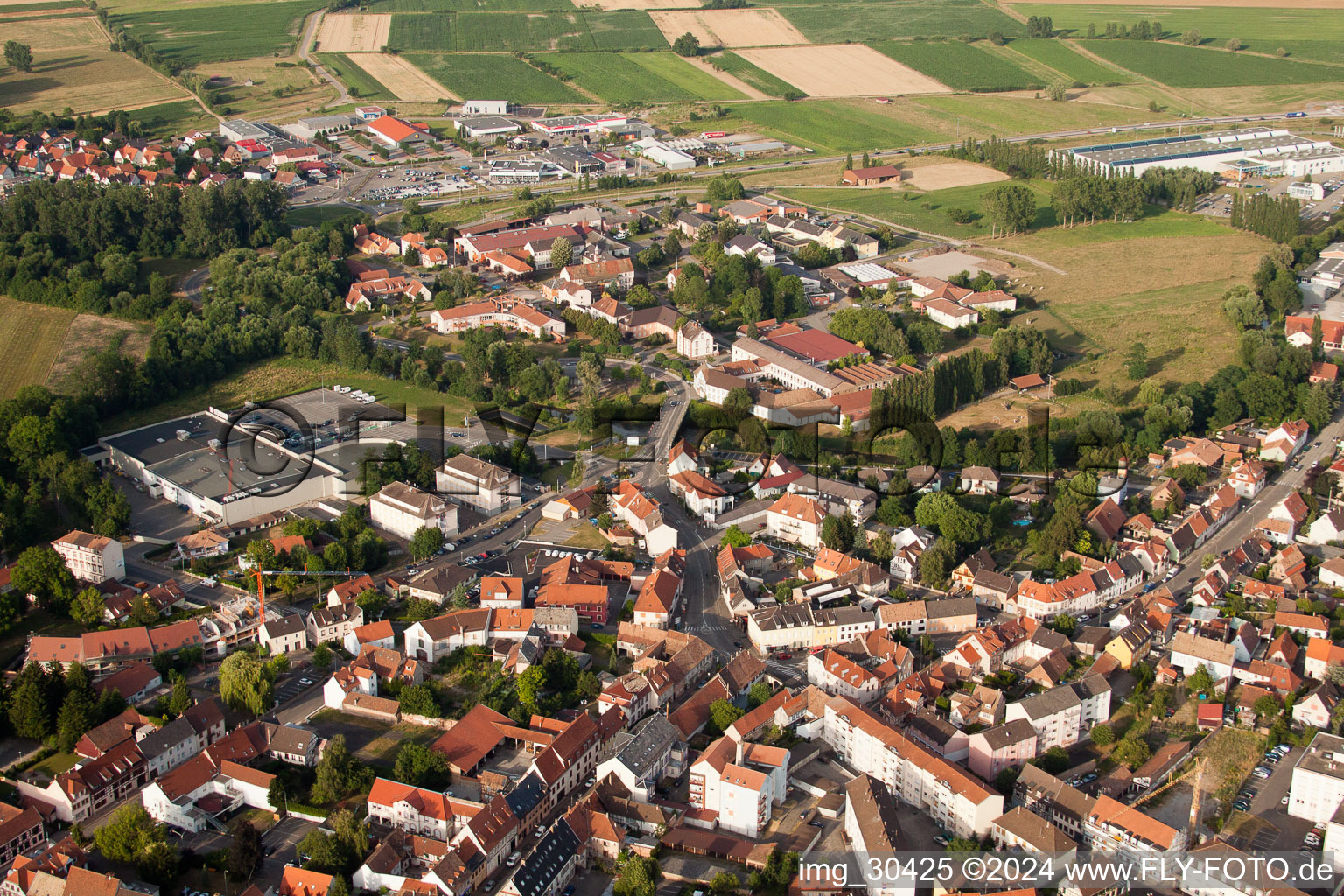 Bischwiller dans le département Bas Rhin, France vue du ciel