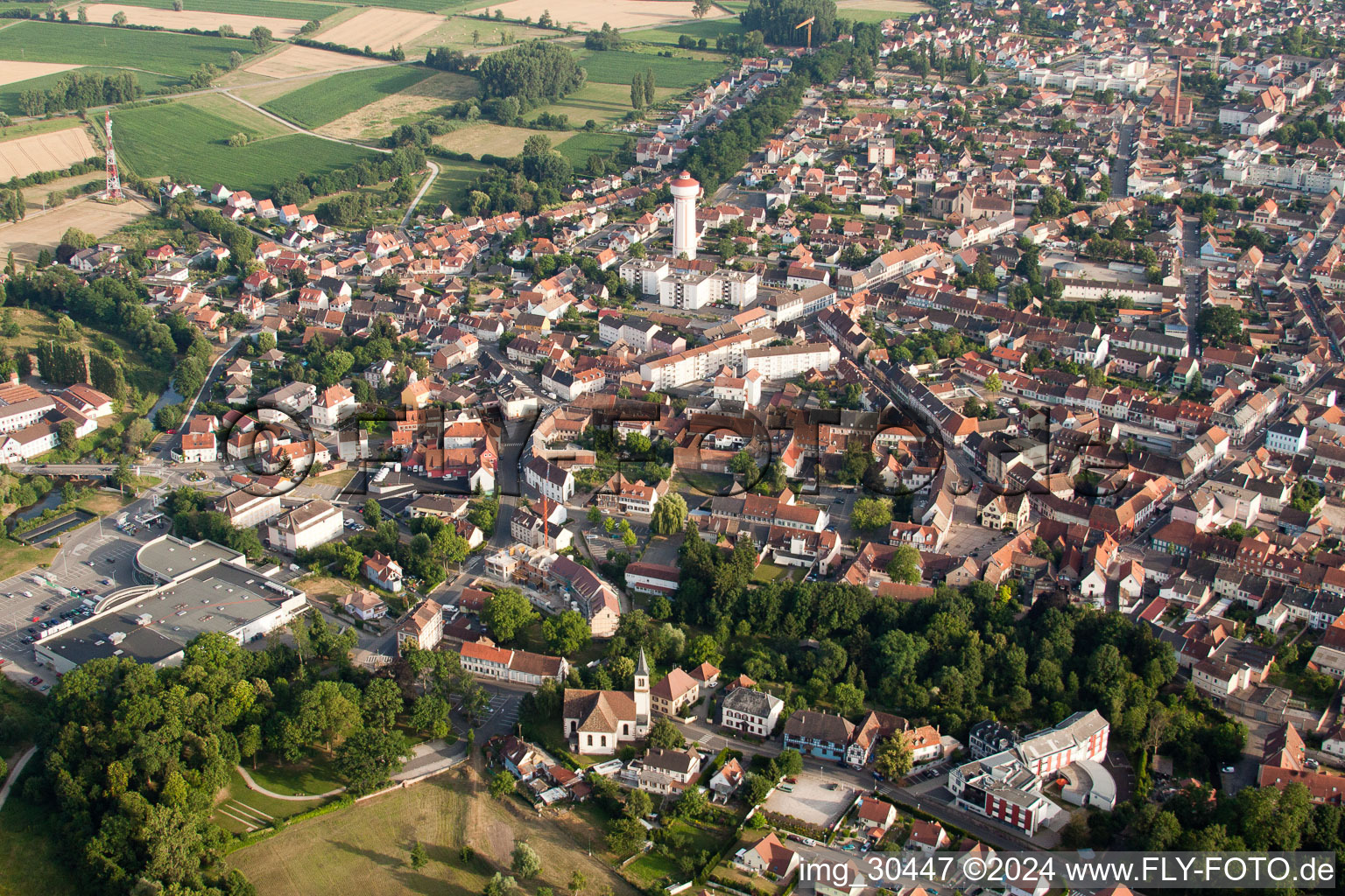 Vue oblique de Du nord à Bischwiller dans le département Bas Rhin, France