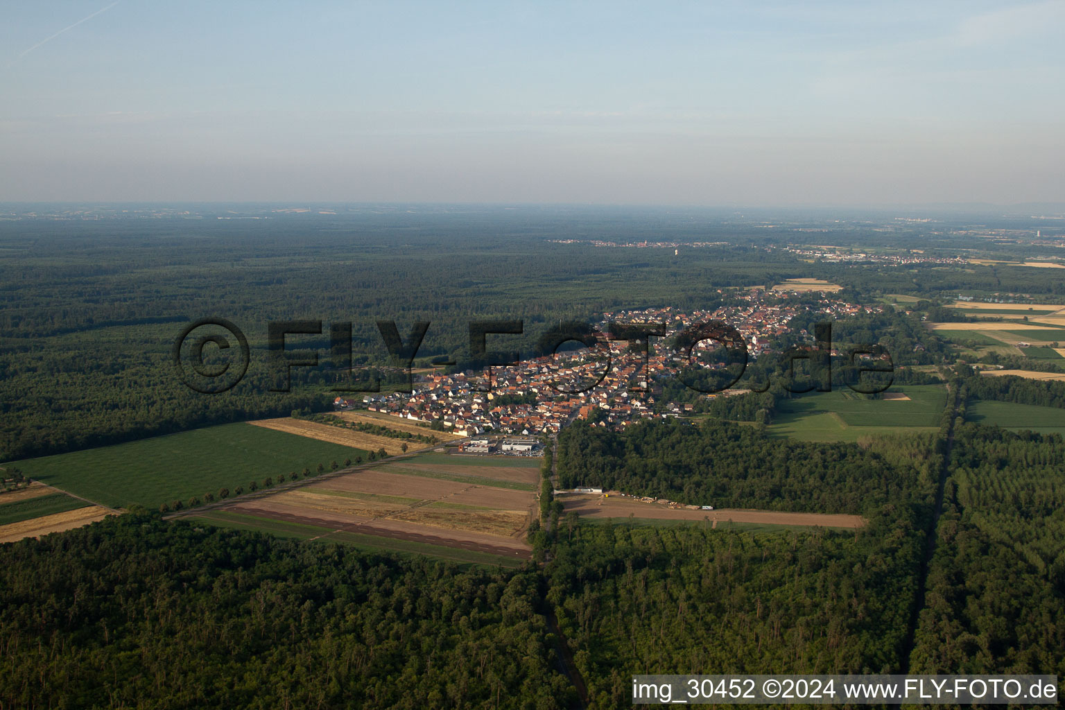 Schirrhein dans le département Bas Rhin, France depuis l'avion