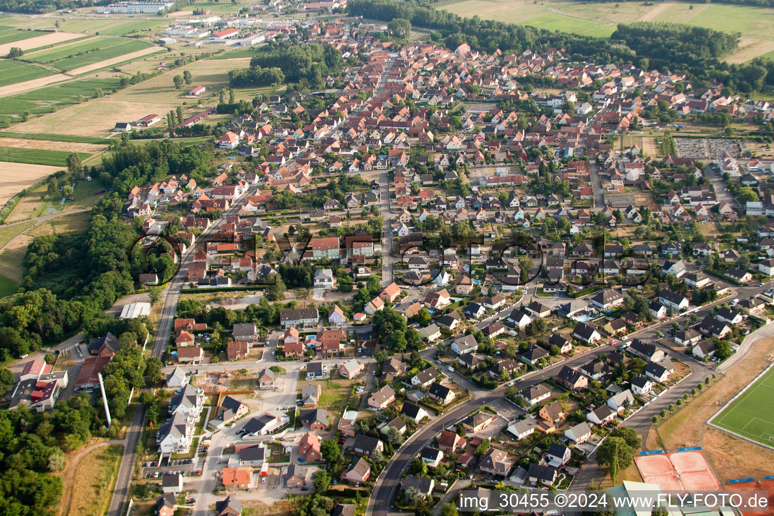 Oberhoffen-sur-Moder dans le département Bas Rhin, France vue du ciel