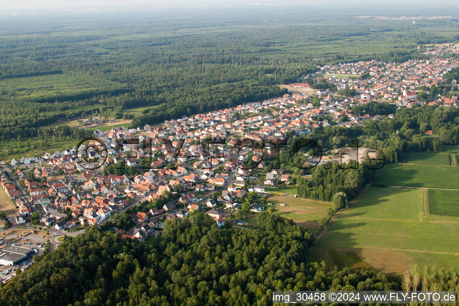 Vue d'oiseau de Schirrhein dans le département Bas Rhin, France