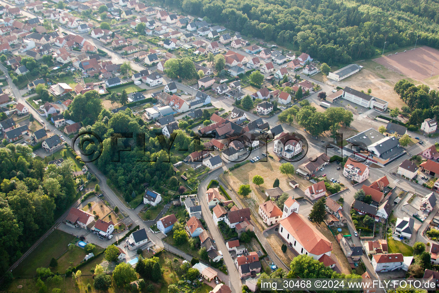 Vue aérienne de Schirrhéine à Schirrhoffen dans le département Bas Rhin, France