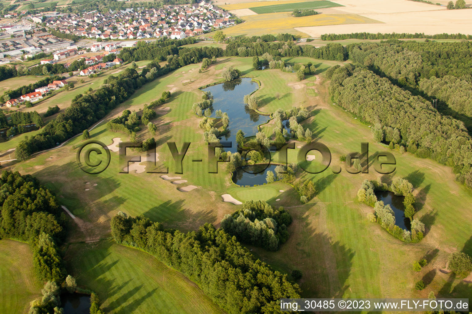 Club de golf Soufflenheim Baden-Baden à Soufflenheim dans le département Bas Rhin, France d'un drone